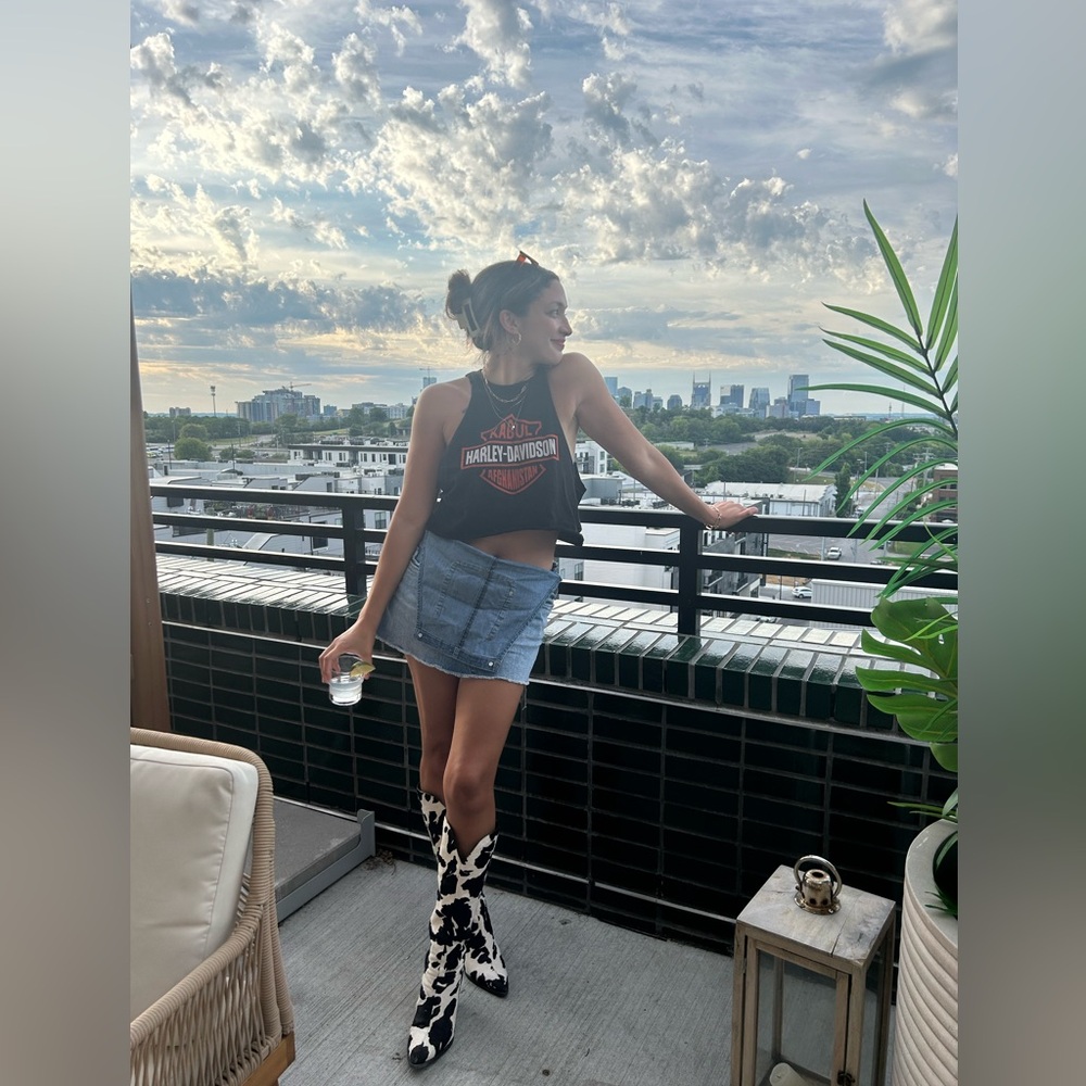 🌟 MEET YOUR POSHER 🌟